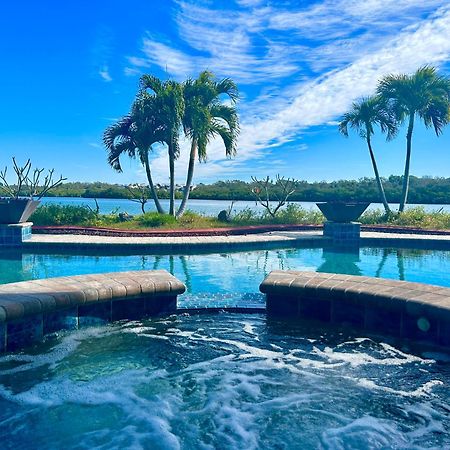 Guest Suite - Waterfront -Pool & Hot Tub- Walk To Beach クリアウォーター・ビーチ エクステリア 写真