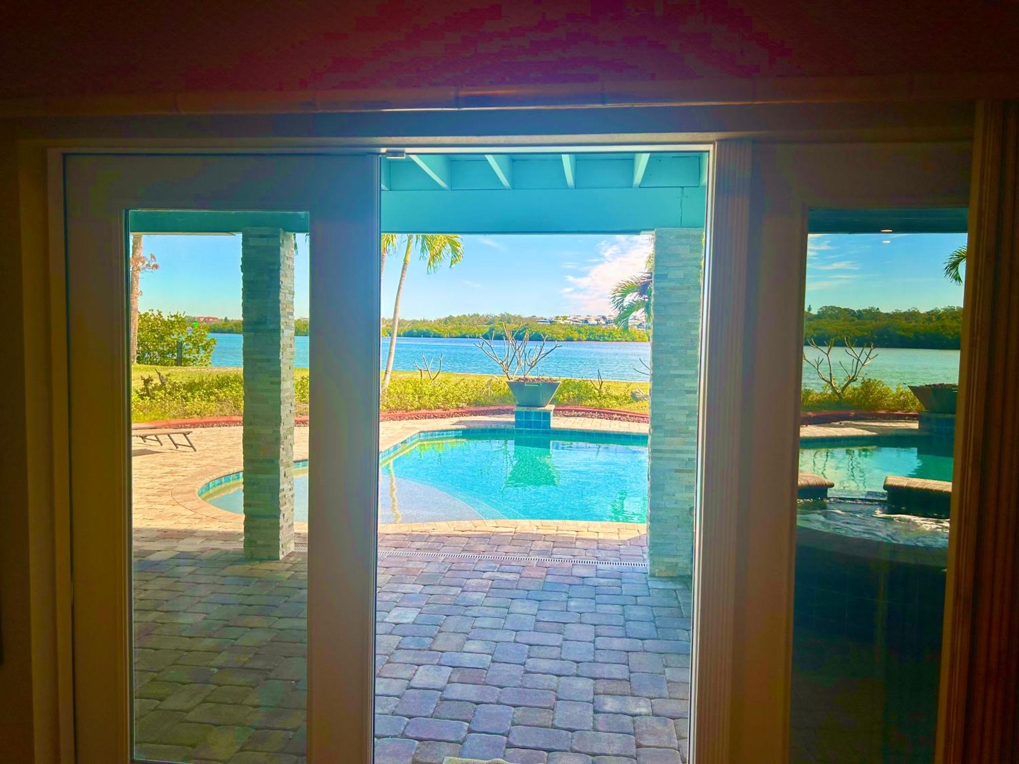 Guest Suite - Waterfront -Pool & Hot Tub- Walk To Beach クリアウォーター・ビーチ エクステリア 写真