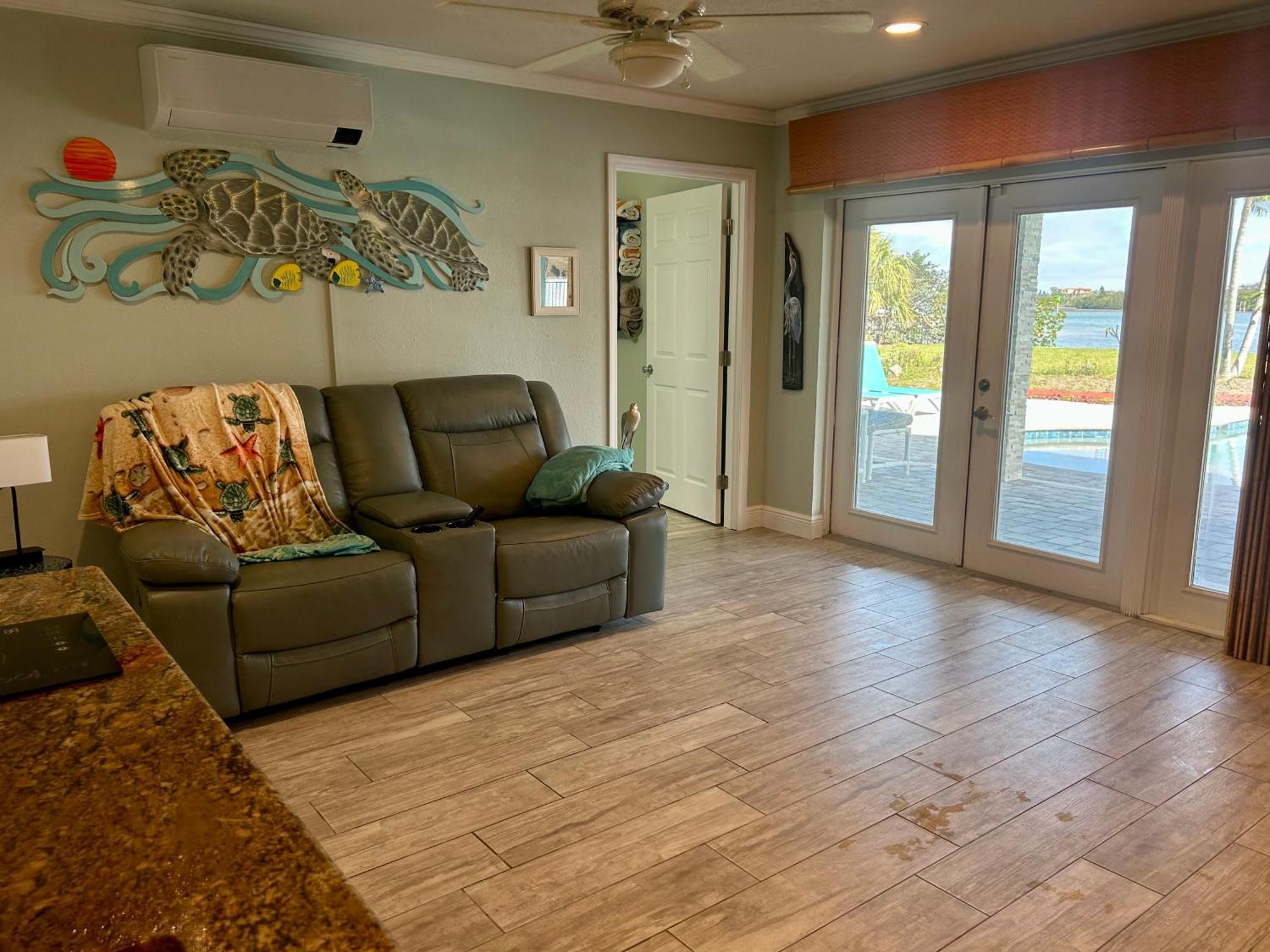Guest Suite - Waterfront -Pool & Hot Tub- Walk To Beach クリアウォーター・ビーチ エクステリア 写真